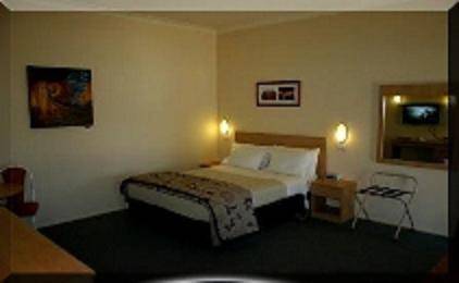 Country Gardens Motor Inn - Tourism Gold Coast 3