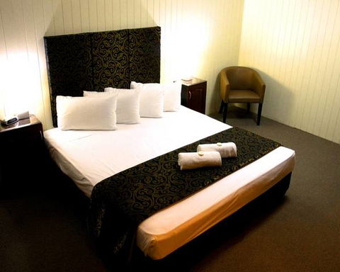 Country Plaza Motor Inn - Tourism Gold Coast 0
