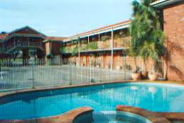 Courtyard Motor Inn - Tourism Gold Coast 0