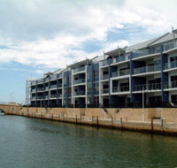 Dolphin Quay Apartment Hotel - Gold Coast