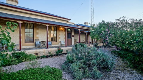 The Smelters Heritage Accommodation - Tourism Gold Coast 0