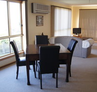 Meredith Place - Tourism Gold Coast