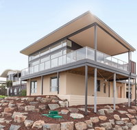 Neighbour Avenue - Tourism Gold Coast