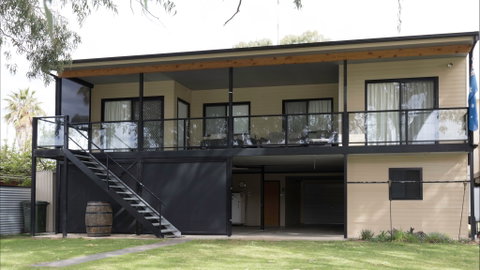 River Shack Rentals - Page Drive Blanchetown - Tourism Gold Coast 0