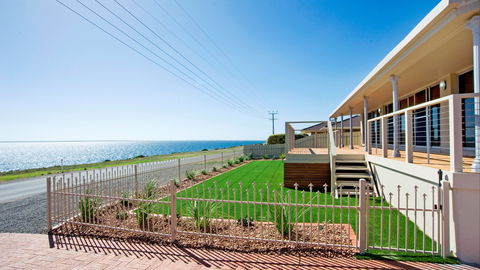 Al Mare - Tourism Gold Coast 0