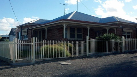 Alby's - Tourism Gold Coast 0