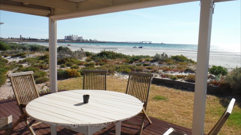 The Otago Beach Shack - Tourism Gold Coast 0