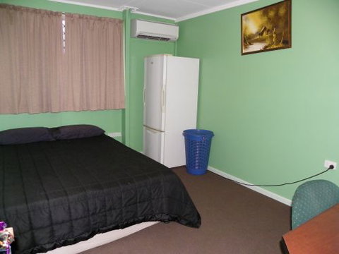 Micks Accommodation Club - Tourism Gold Coast 0