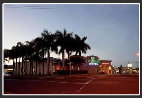 SunPalms Hotel Motel - Tourism Gold Coast 0