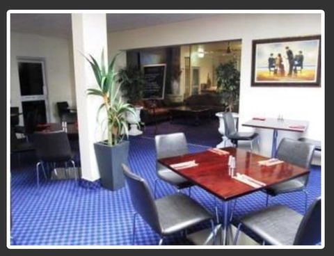 SunPalms Hotel Motel - Tourism Gold Coast 3