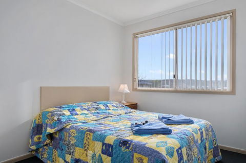 AMOS HOUSE & SWANSEA VILLAS - Tourism Gold Coast 2