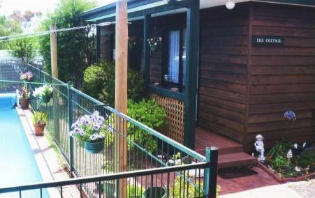 Jay - Jay's Cottage B & B - Tourism Gold Coast 3