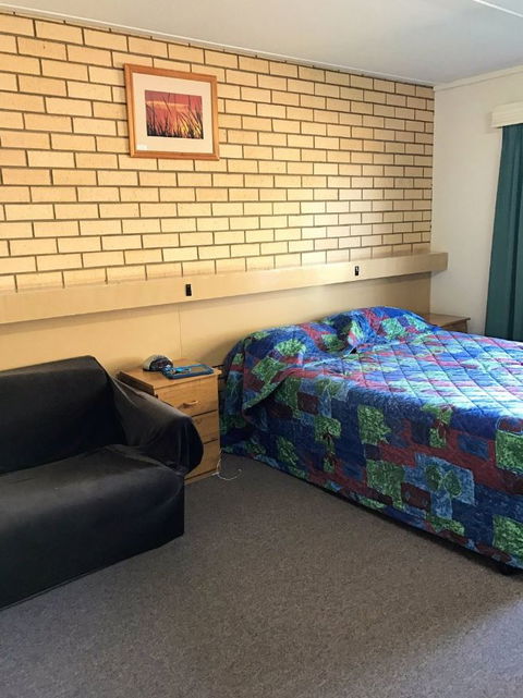 Lachlan Way Motel - Tourism Gold Coast 2