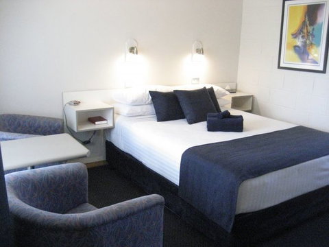 Lake Munmorah Motel - Tourism Gold Coast 2