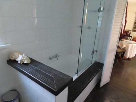 Maison De May Bed & Breakfast - Gold Coast 12