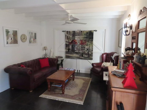 Maison De May Bed & Breakfast - Gold Coast 7