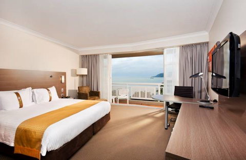 Double Tree - Tourism Gold Coast 0