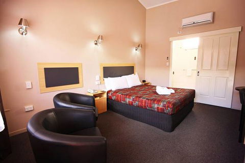 Downs Motel - Tourism Gold Coast 3
