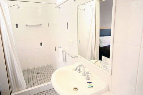 Downs Motel - Tourism Gold Coast 5
