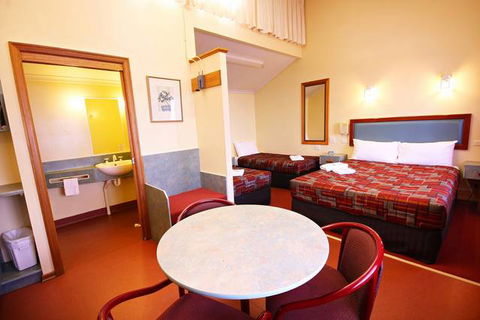 Downs Motel - Tourism Gold Coast 6