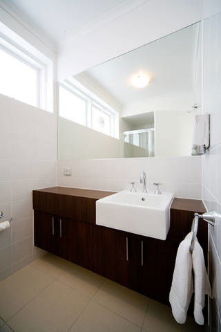 Easystay Studio Apartments - Tourism Gold Coast 3