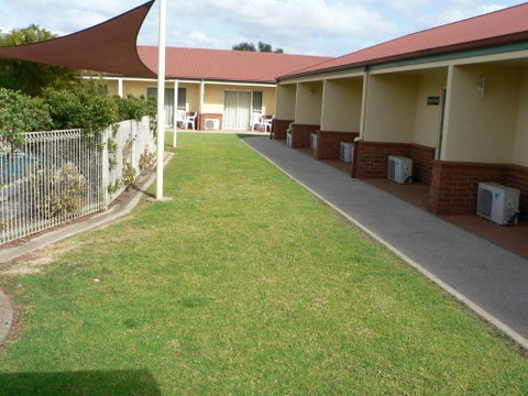 Emerald Explorers Inn - Tourism Gold Coast 3