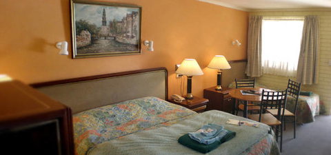 Estelle Kramer Motor Inn - Tourism Gold Coast 1