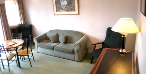 Estelle Kramer Motor Inn - Tourism Gold Coast 2