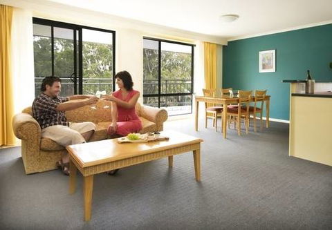 Flynns Beach Resort - Tourism Gold Coast 2
