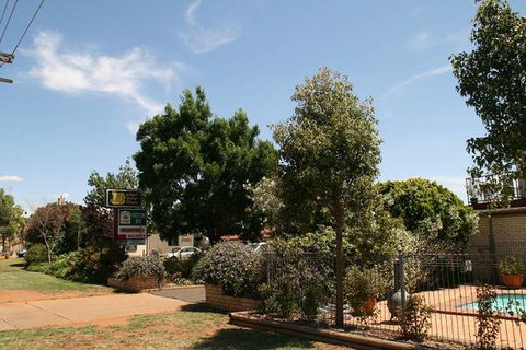 Forest Lodge Motor Inn & Restaurant - Tourism Gold Coast 4