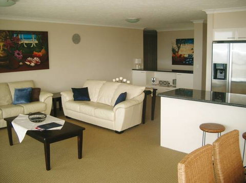 Golden Sands On Main Beach - Tourism Gold Coast 4