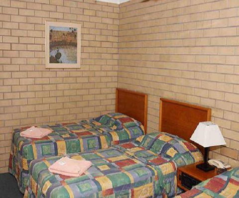 Gunsynd Motor Inn - Tourism Gold Coast 2