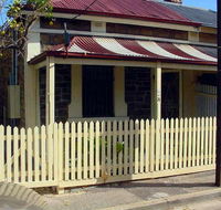 Clyde's Cottage - Tourism Gold Coast