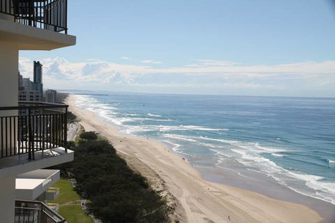 Hi Surf Beachfront Resort Apartments - Tourism Gold Coast 8