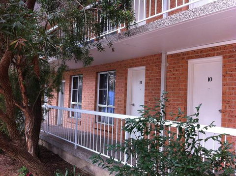 Huskisson Beach Motel - Tourism Gold Coast 1