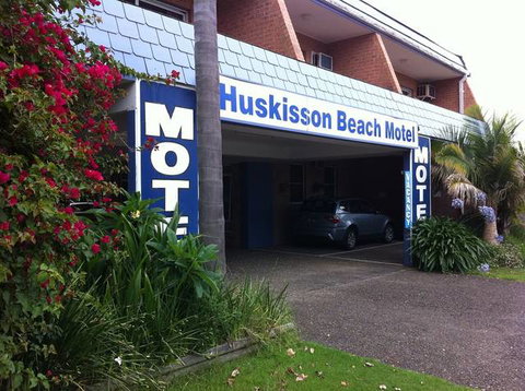Huskisson Beach Motel - Tourism Gold Coast 2