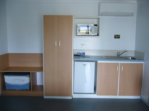 Kings Motor Inn & Steakhouse - Tourism Gold Coast 5