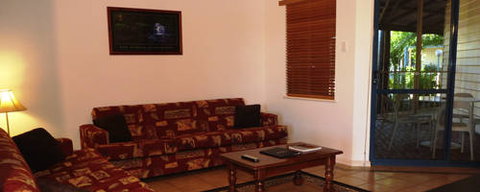 Lakeview Apartments - Tourism Gold Coast 3