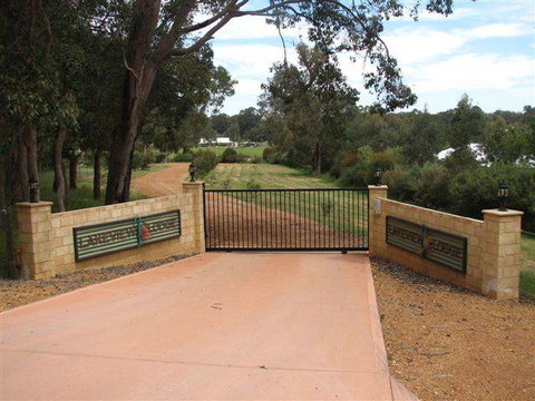 Lakeview Lodge - Tourism Gold Coast 4