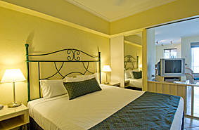 Le Cher Du Monde - Tourism Gold Coast 1