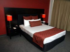 Leichardt Hotel - Tourism Gold Coast 1