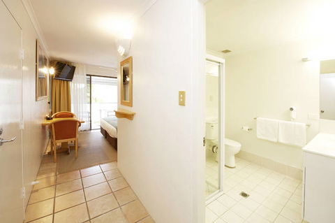 Lord Byron Resort - Tourism Gold Coast 3