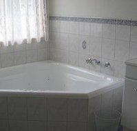 Macburn Self Contained Cottages Dog Friendly - Tourism Gold Coast