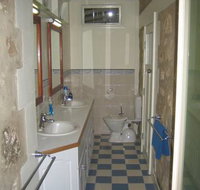 MacDonnell House Naracoorte Cottages - Tourism Gold Coast