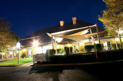 Macquarie Inn - Tourism Gold Coast 0