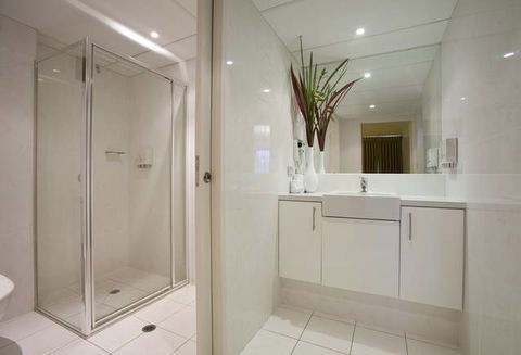 Manuka Park Serviced Apartments - Tourism Gold Coast 1