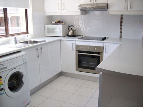 Manuka Park Serviced Apartments - Tourism Gold Coast 3