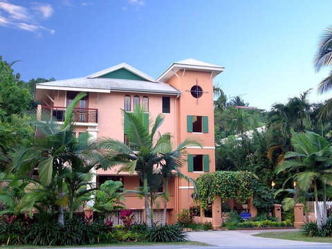 Martinique On Macrossan - Tourism Gold Coast 1