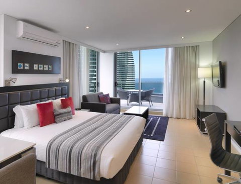 Meriton Serviced Apartments - Broadbeach - Tourism Gold Coast 0