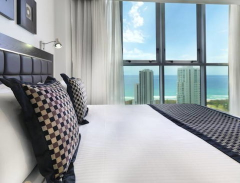 Meriton Serviced Apartments - Broadbeach - Tourism Gold Coast 2